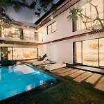 Seminyak Vila 4Bedroom Near Beach Lafavela